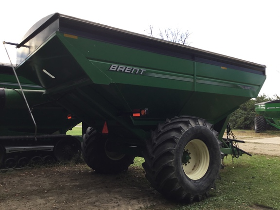 2010 Brent 1082 Grain Cart