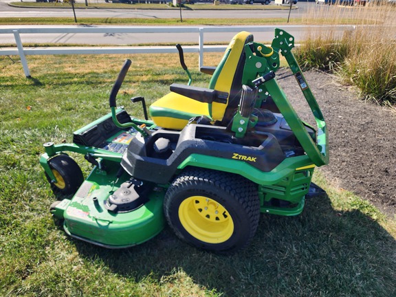 2023 John Deere Z530R Mower/Zero Turn