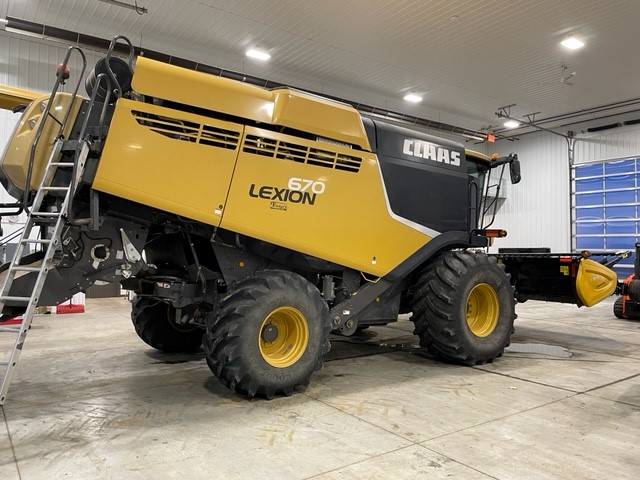 2016 CLAAS 670 Combine