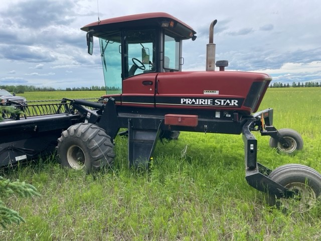 2002 MacDon 4940 Windrower