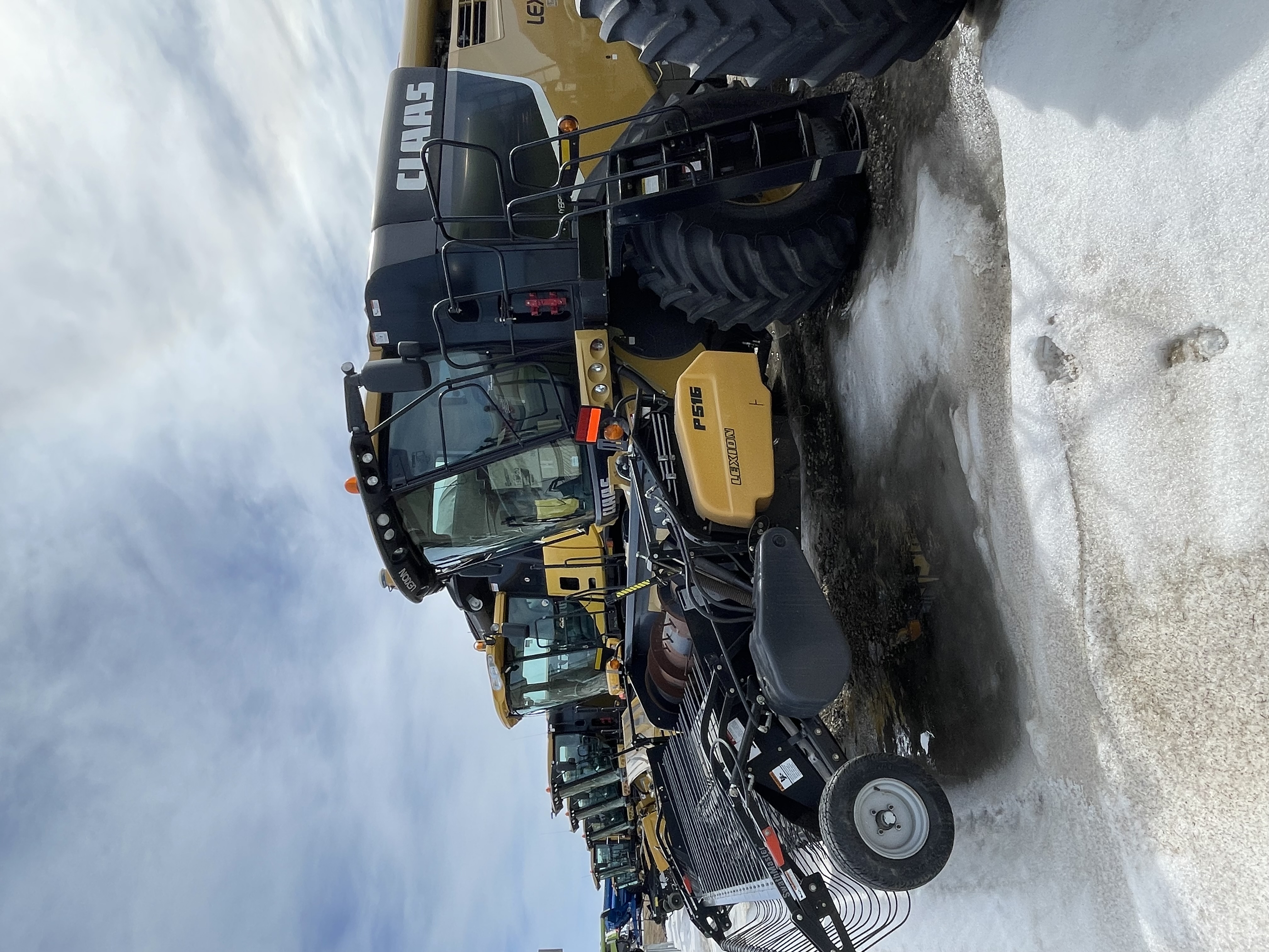 2014 CLAAS 740 Combine