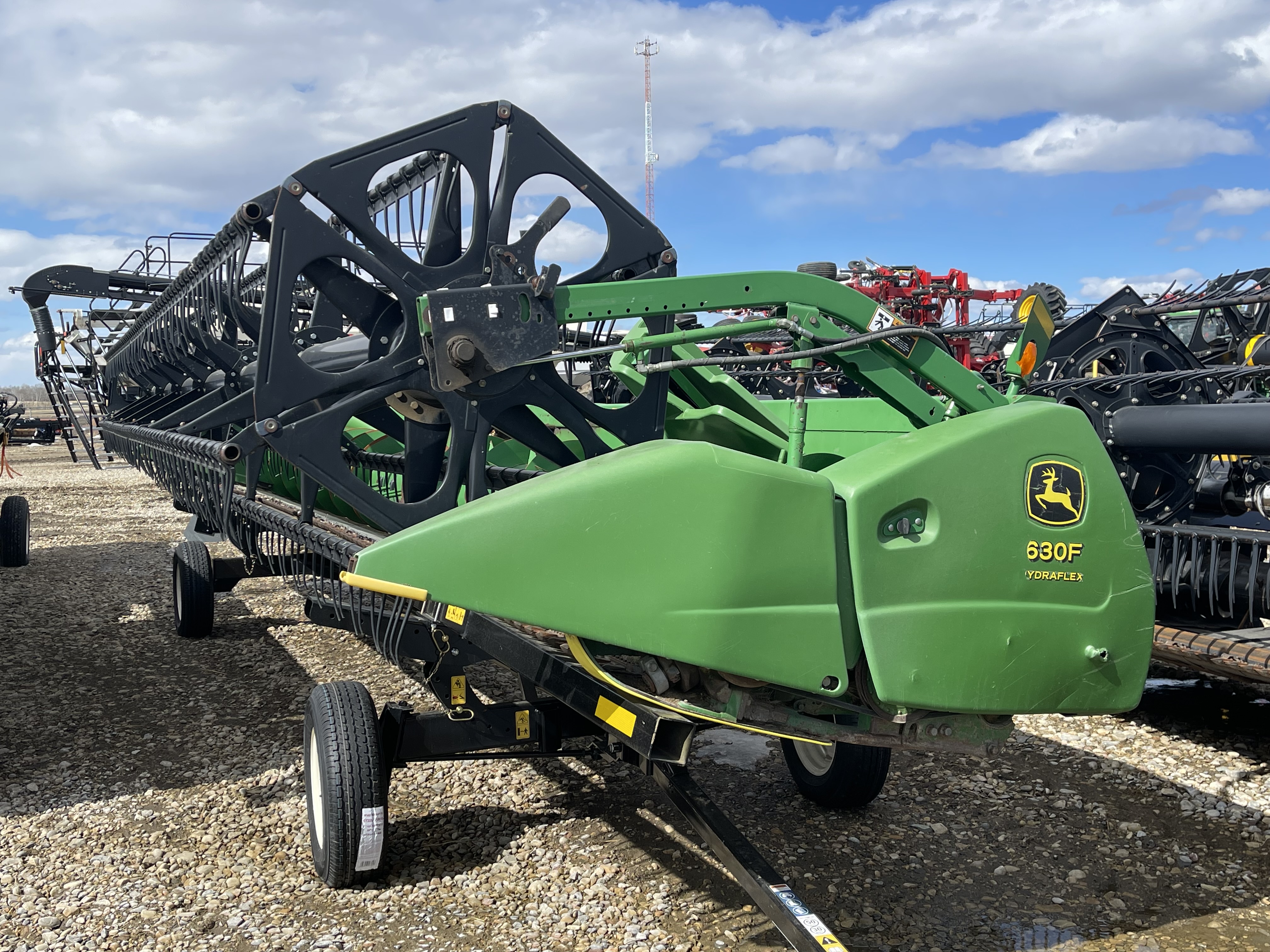 2004 John Deere 630F Header Combine