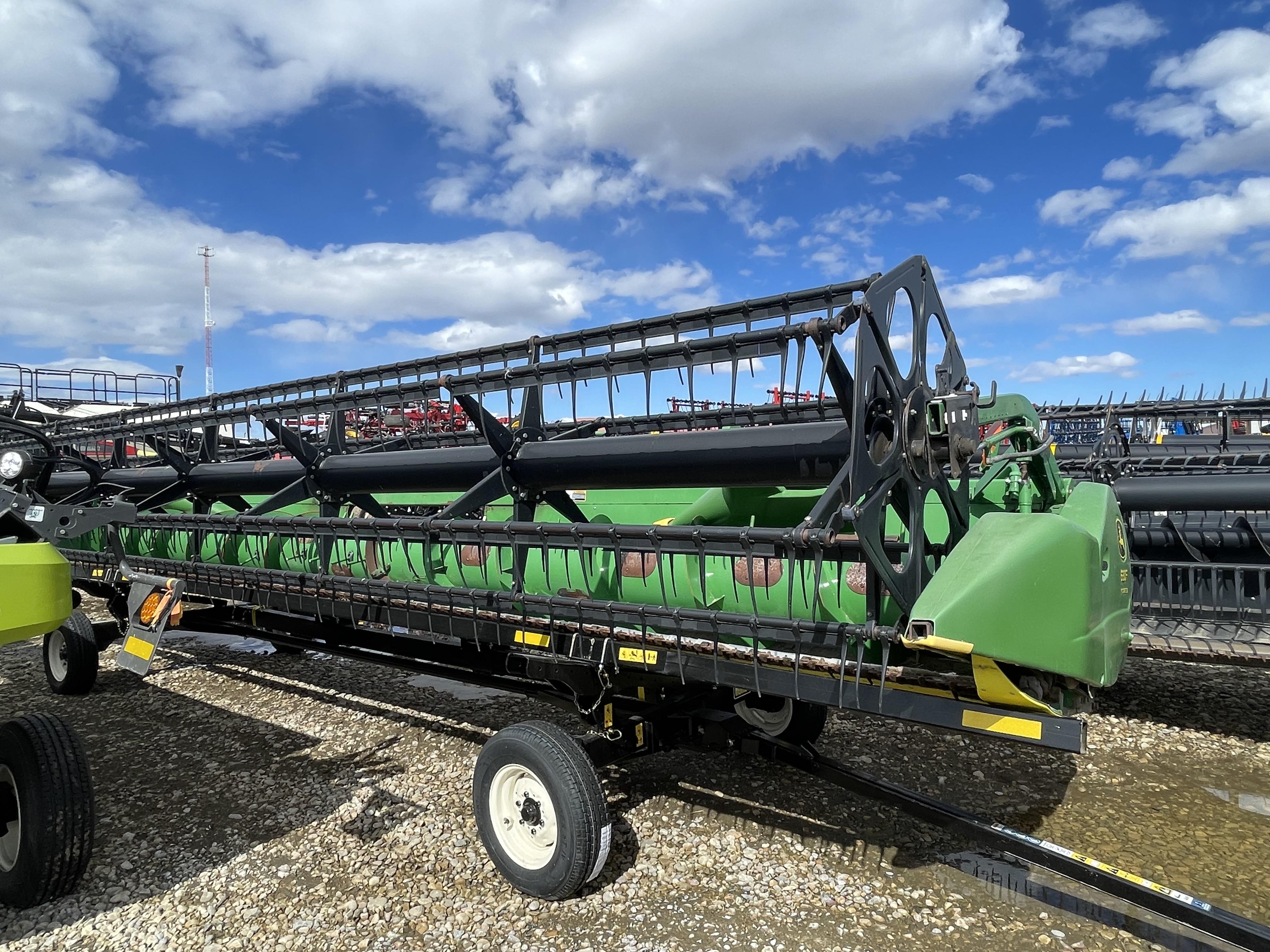 2004 John Deere 630F Header Combine