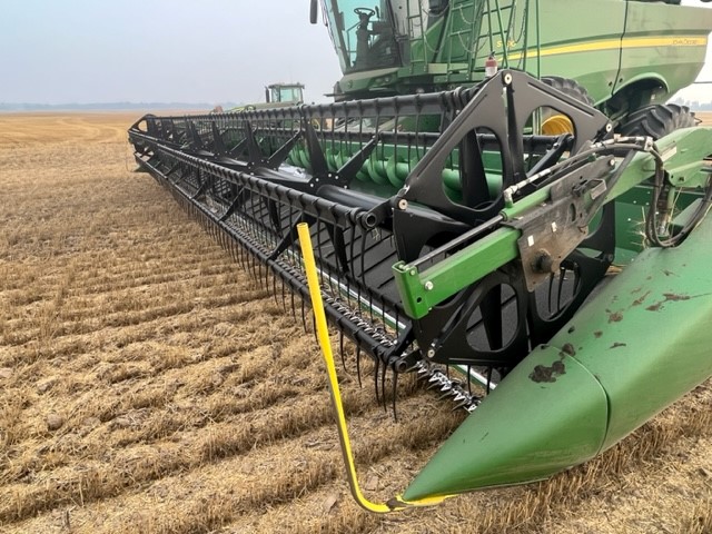 2012 John Deere 640D Header Combine