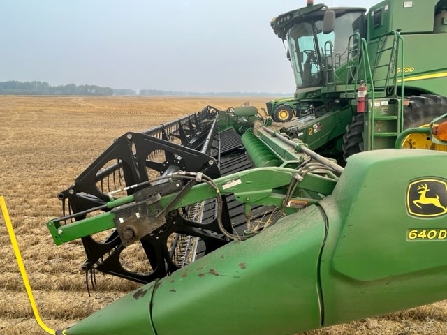 2012 John Deere 640D Header Combine