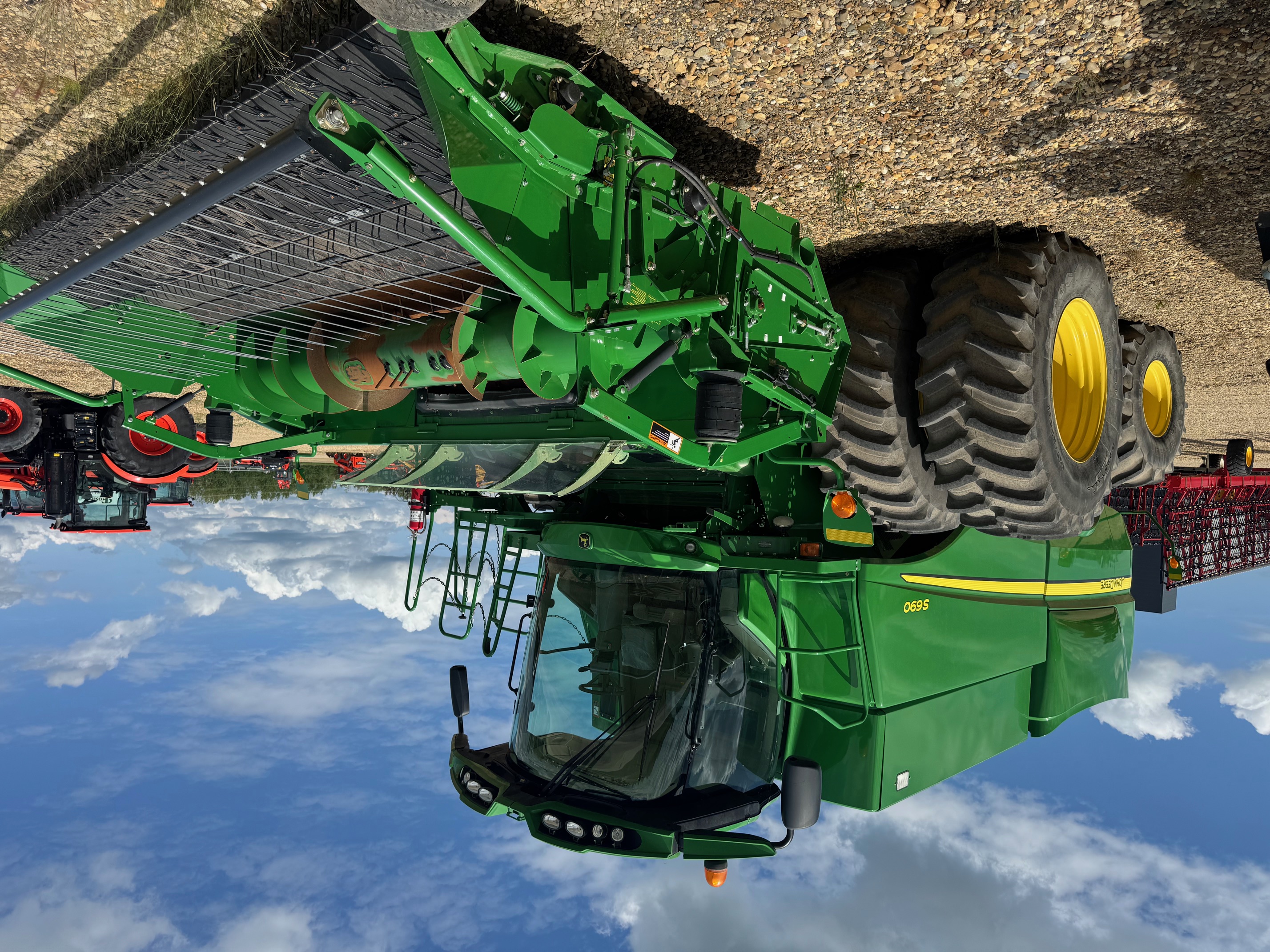 2012 John Deere S690 Combine