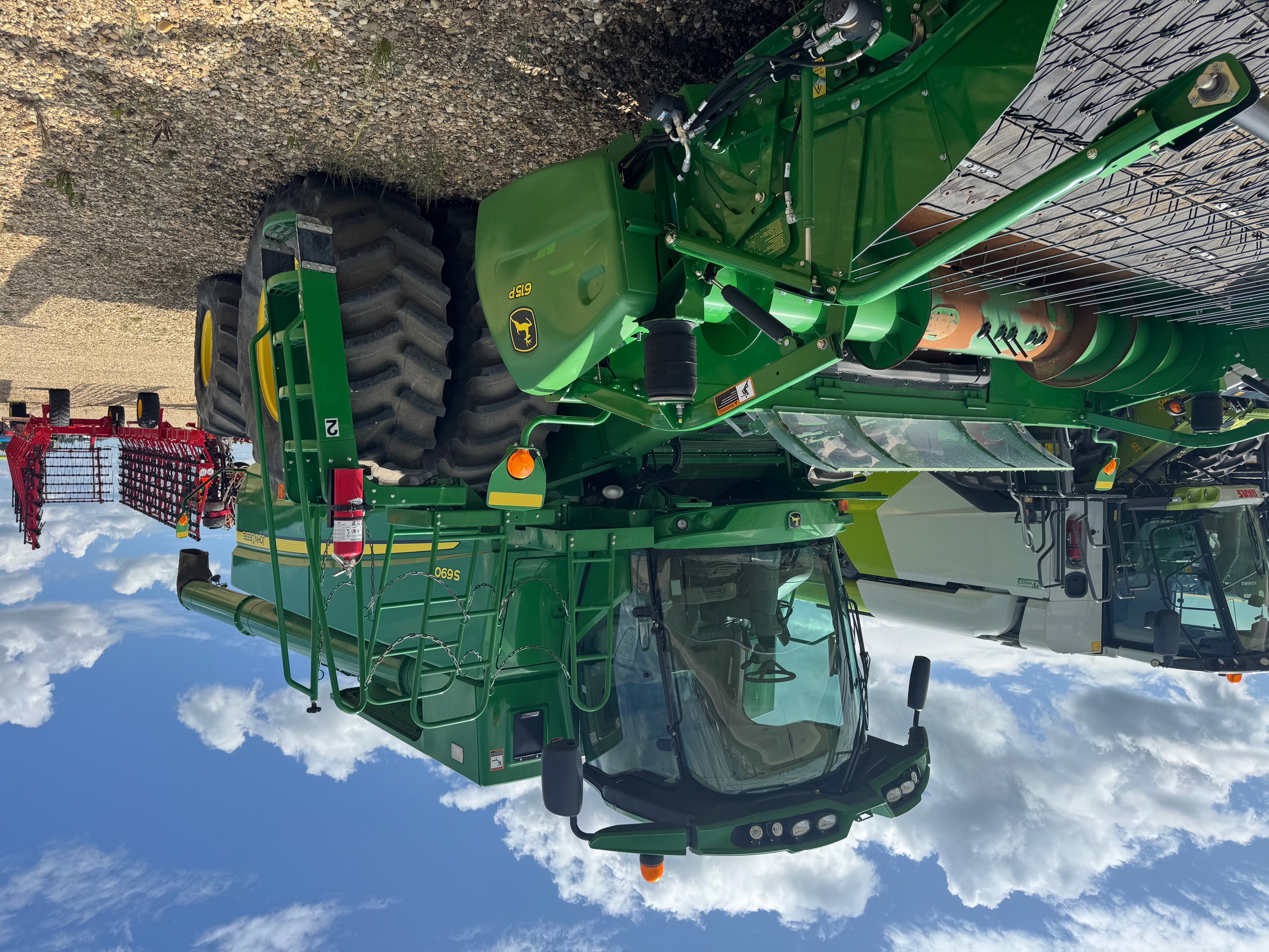 2012 John Deere S690 Combine