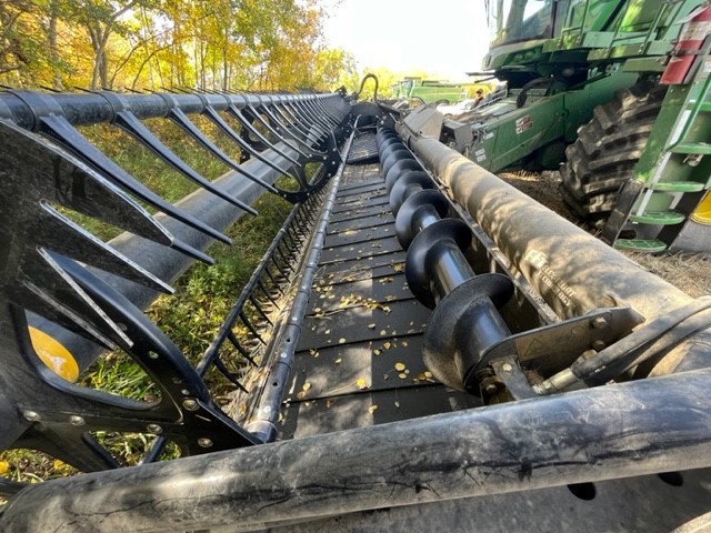 2017 MacDon FD75-35 Header Combine