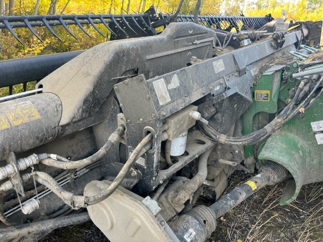 2017 MacDon FD75-35 Header Combine