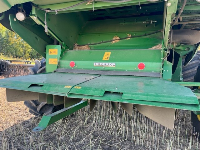 2017 John Deere S680 Combine