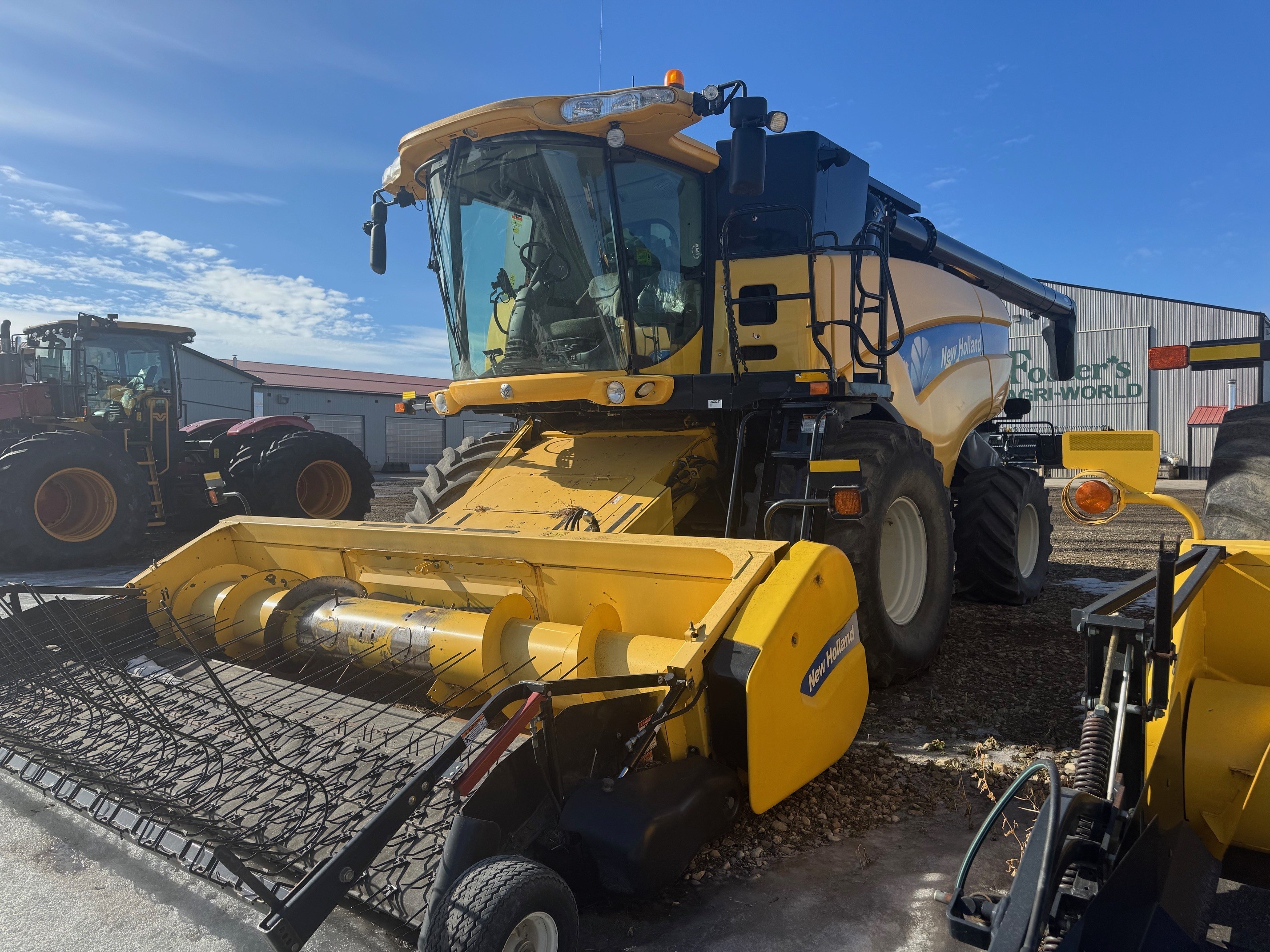 2011 New Holland CX8080 Combine