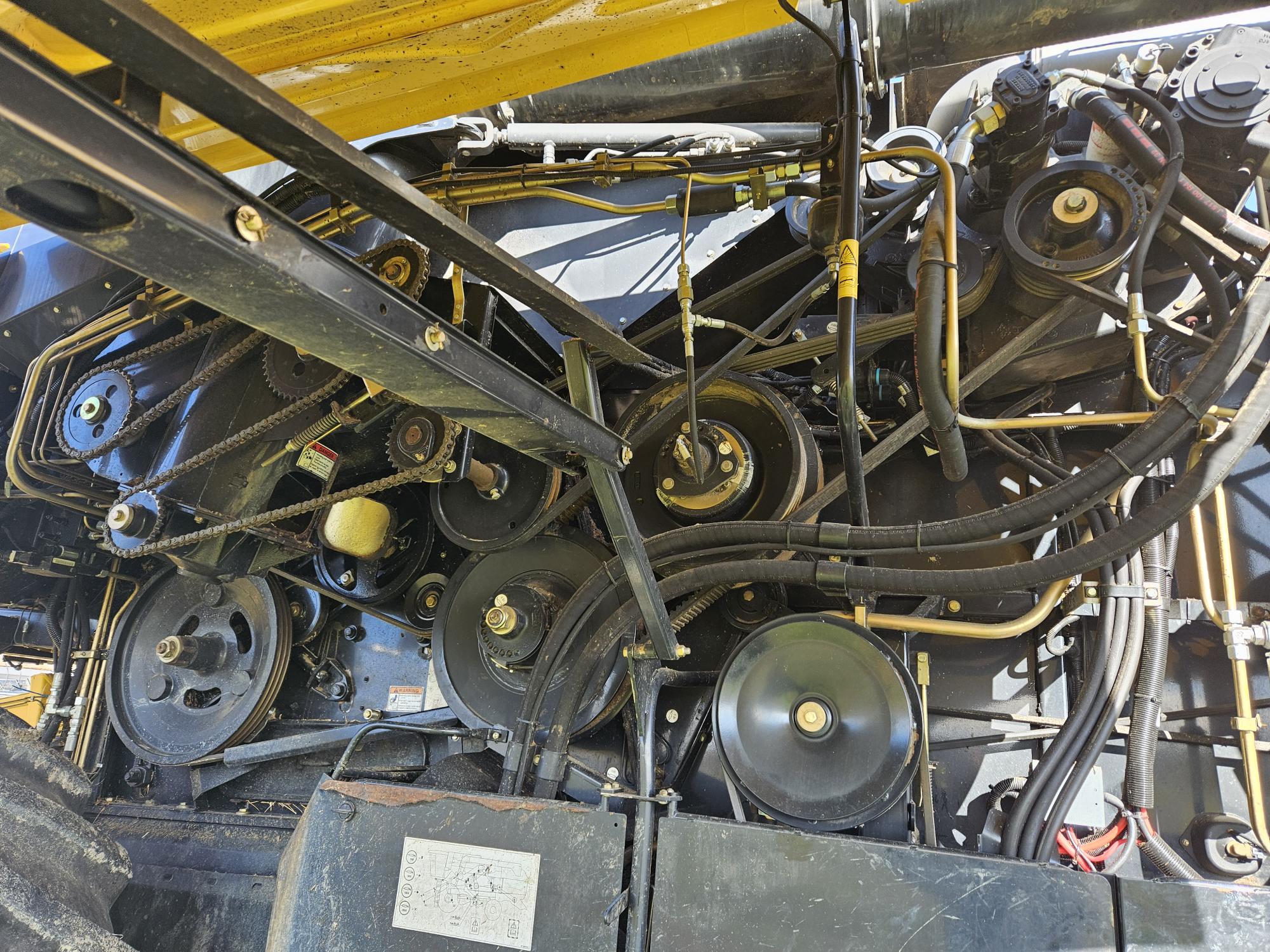 2011 New Holland CX8080 Combine