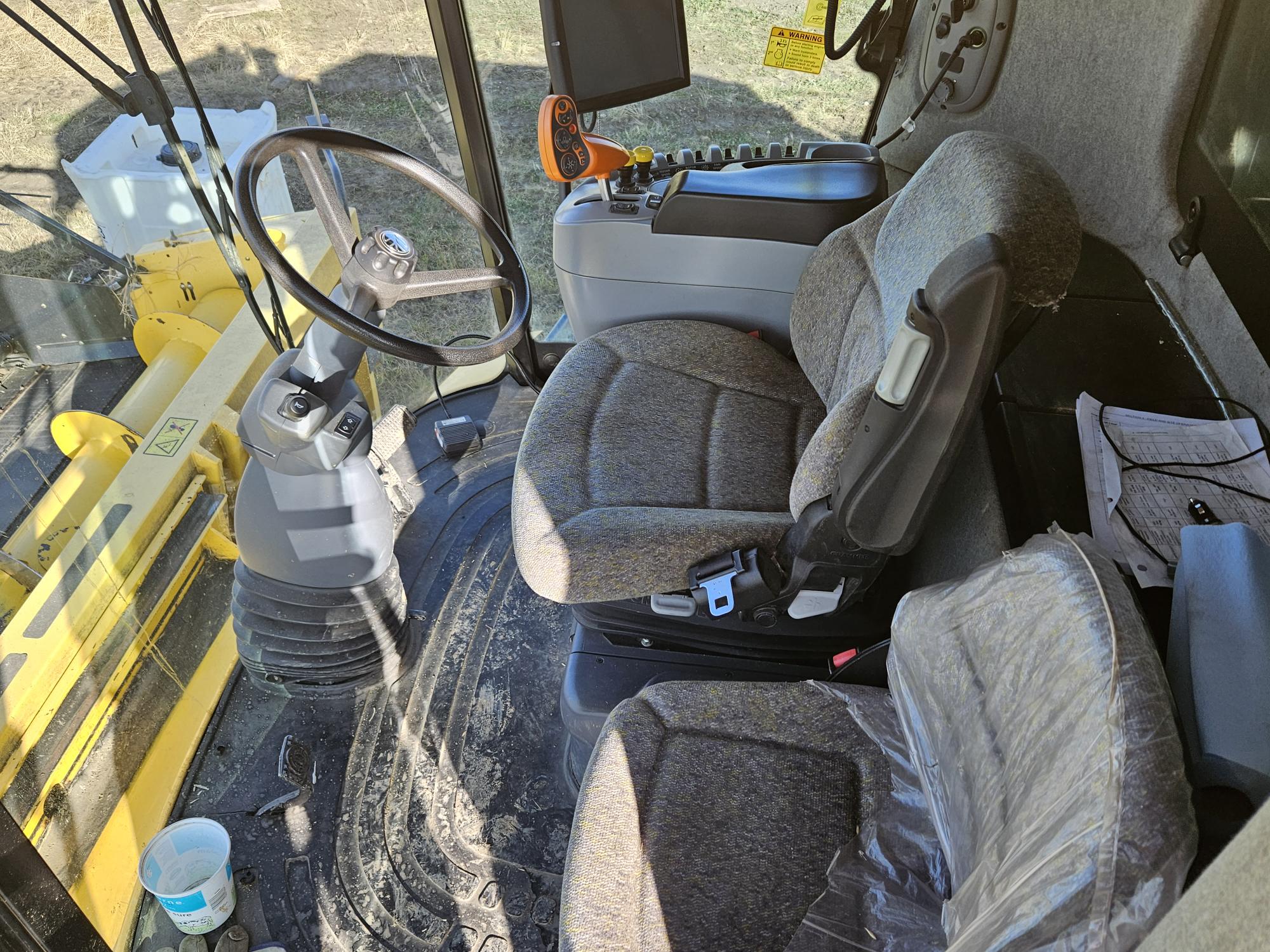 2011 New Holland CX8080 Combine