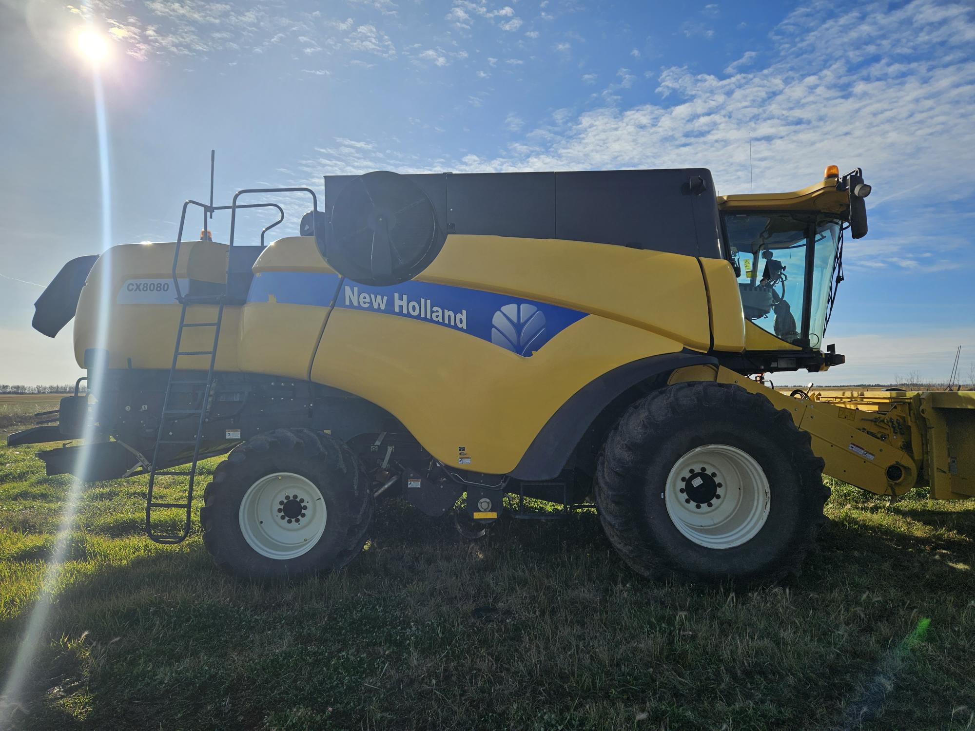 2011 New Holland CX8080 Combine
