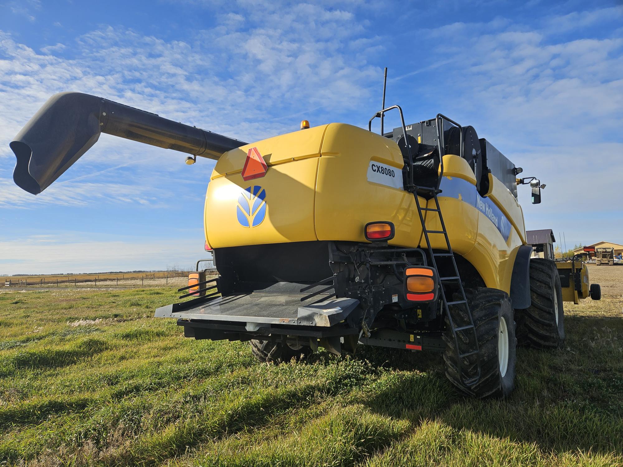 2011 New Holland CX8080 Combine