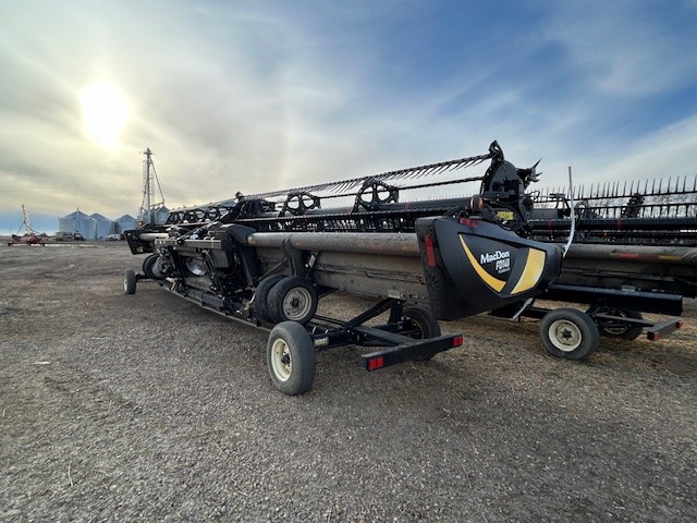 2018 MacDon FD140 Header Combine