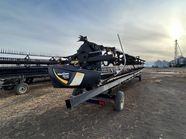 2018 MacDon FD140 Header Combine