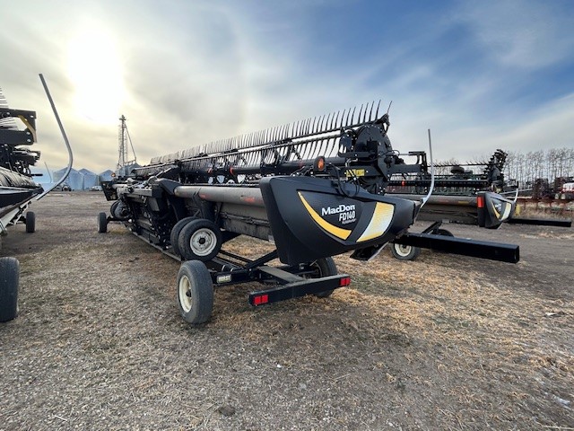 2018 MacDon FD140 Header Combine