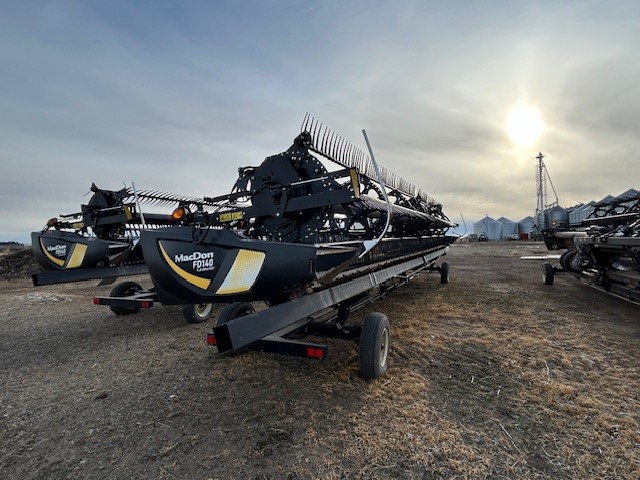 2018 MacDon FD140 Header Combine