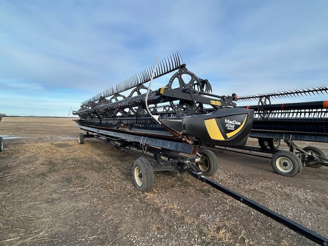 2018 MacDon FD140 Header Combine