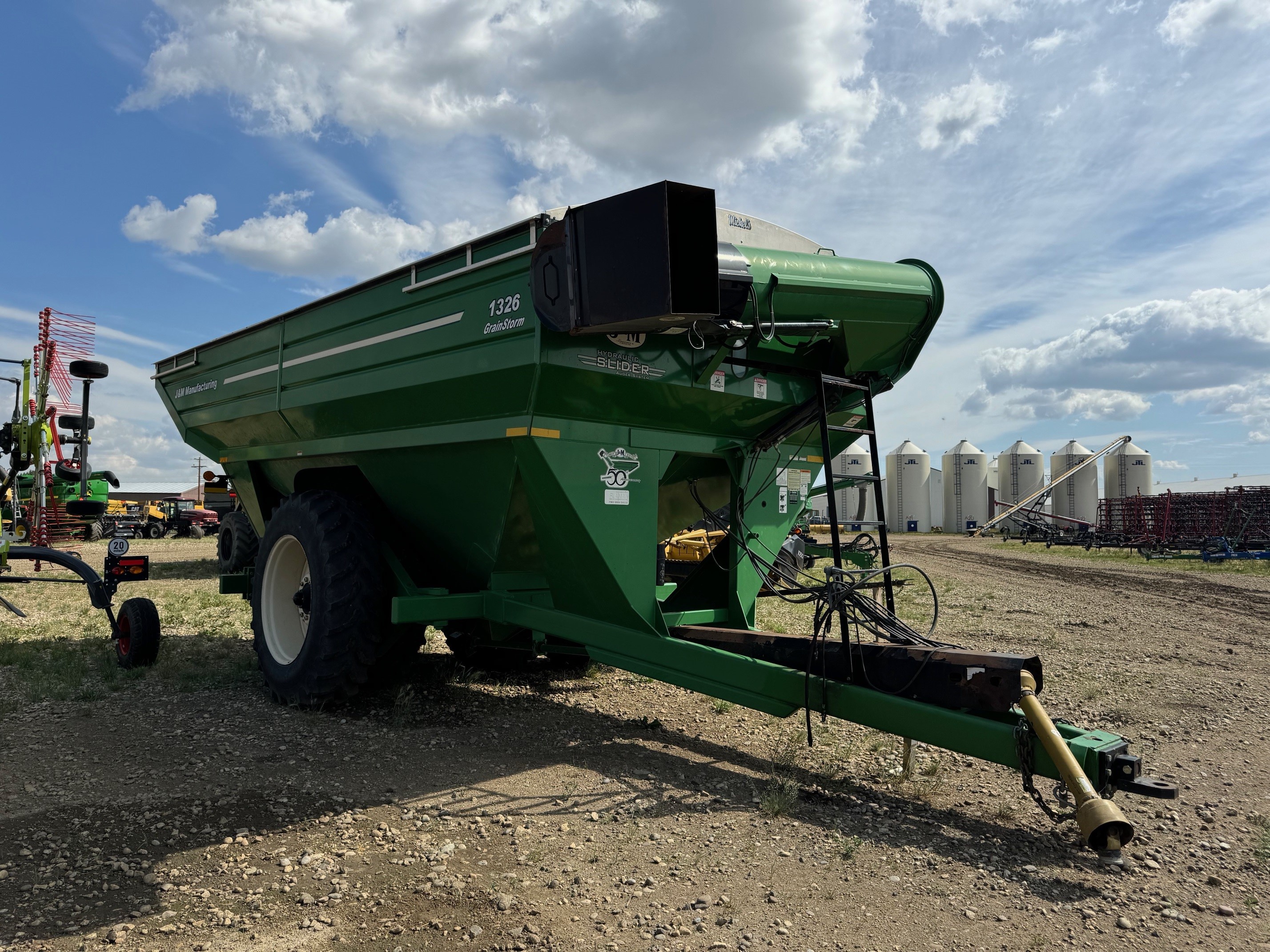 2010 J&M 1326 Grain Cart