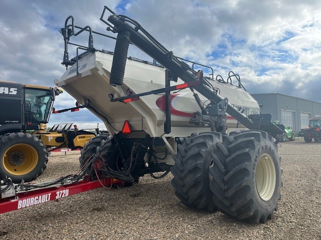 2018 Bourgault 7550 Air Tank/Cart