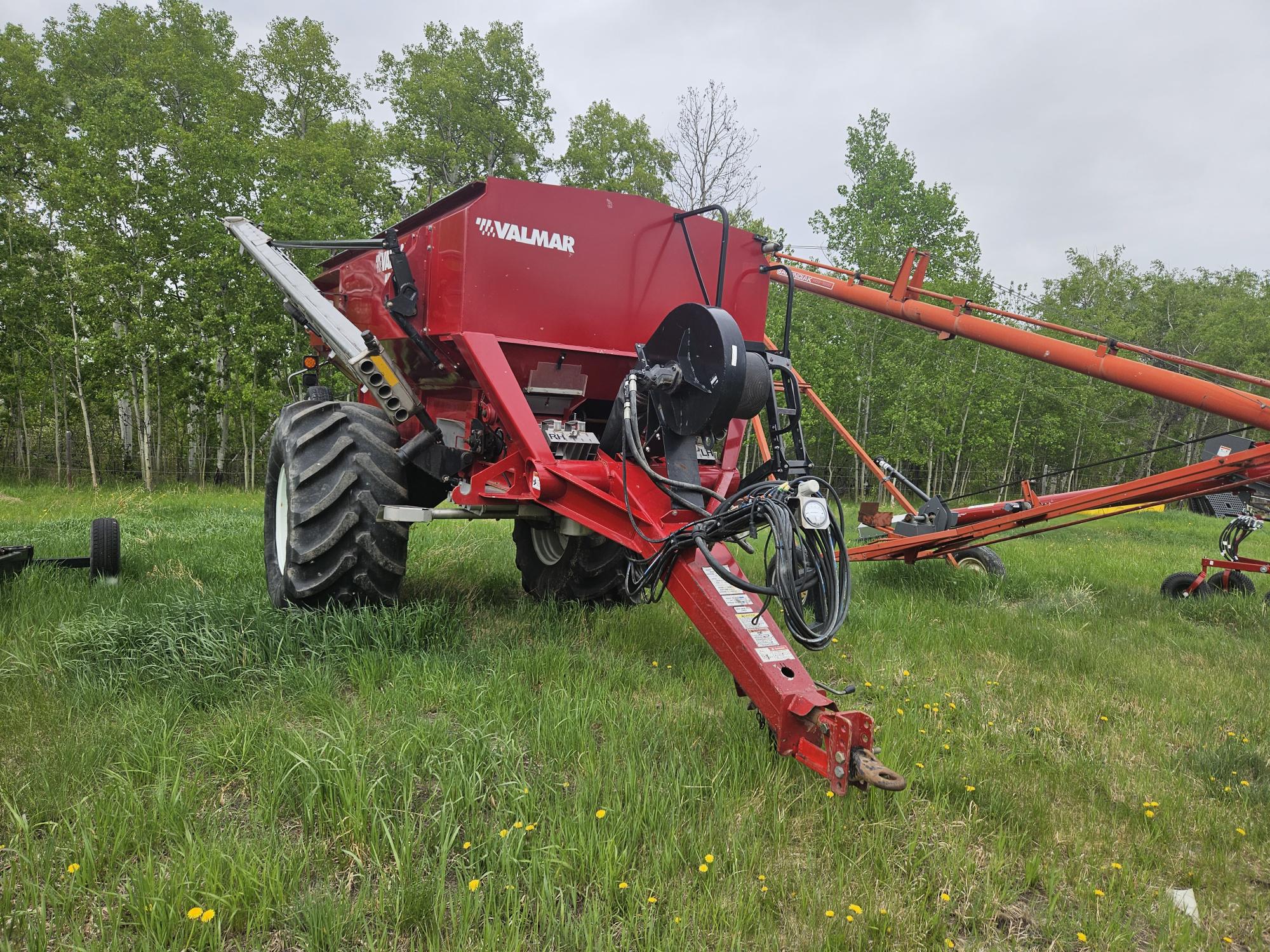 2016 Salford Valmar 8611 Applicator