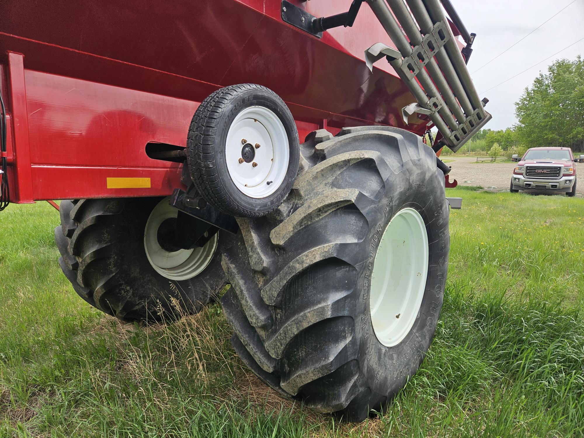 2016 Salford Valmar 8611 Applicator