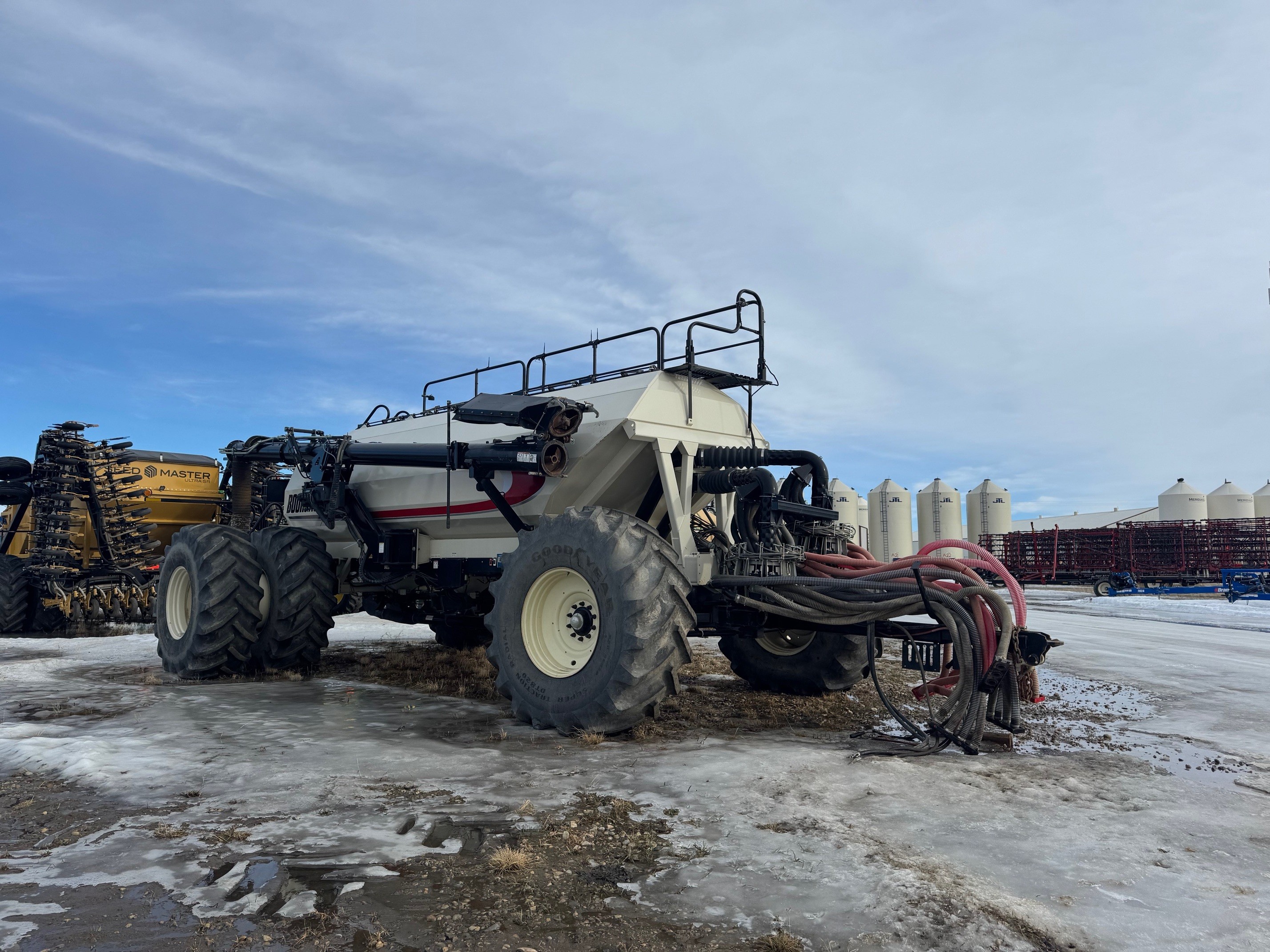 2013 Bourgault 7950 Air Tank/Cart