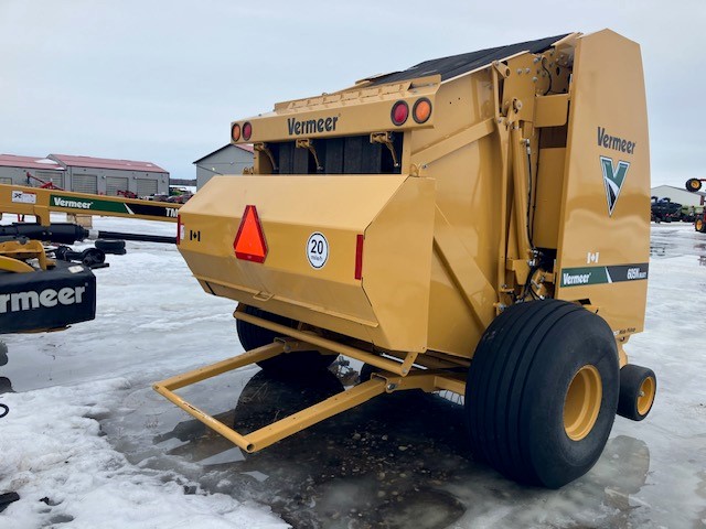 2022 Vermeer 605N Select Baler/Round