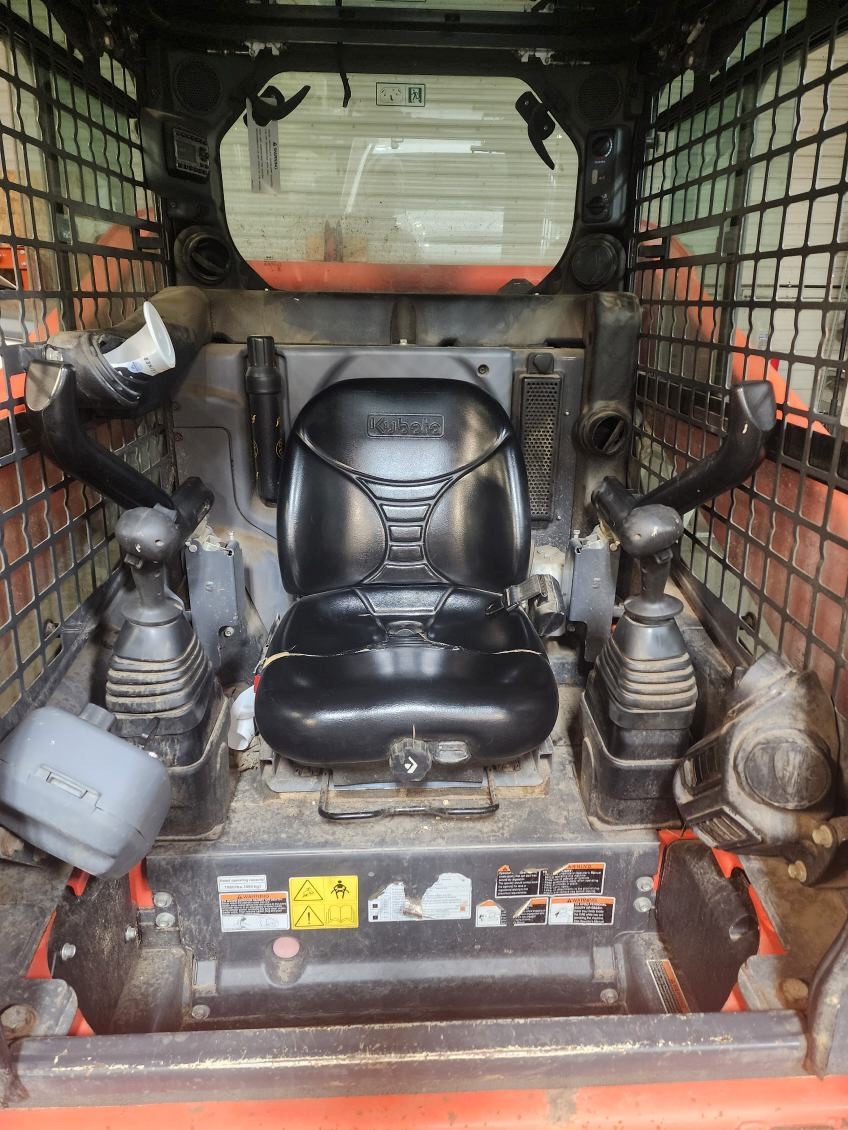 2016 Kubota SSV65 Skid Steer Loader