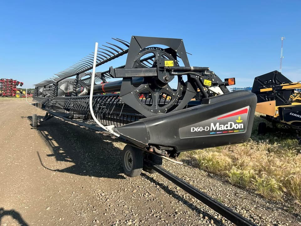 2012 MacDon D60-40 Header Combine