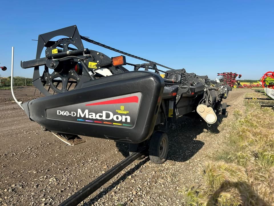 2012 MacDon D60-40 Header Combine