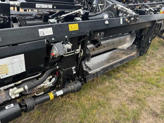 2018 MacDon FD140 Header Combine