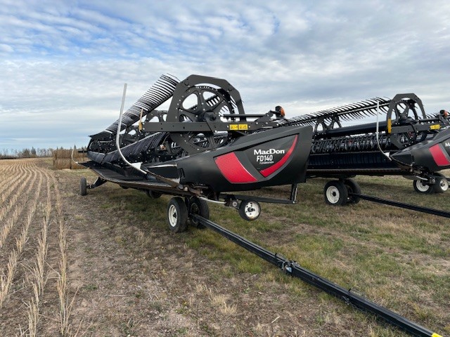 2018 MacDon FD140 Header Combine
