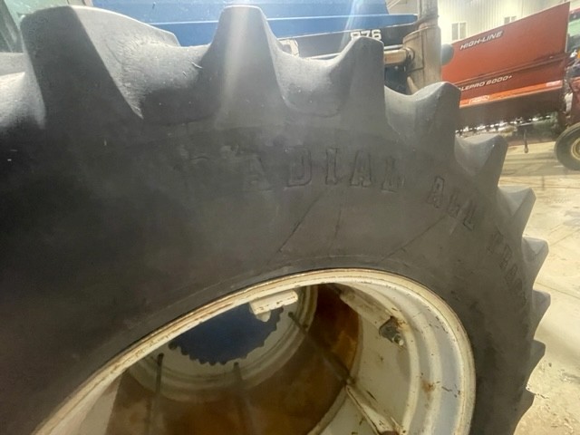 1990 Versatile 876 Tractor