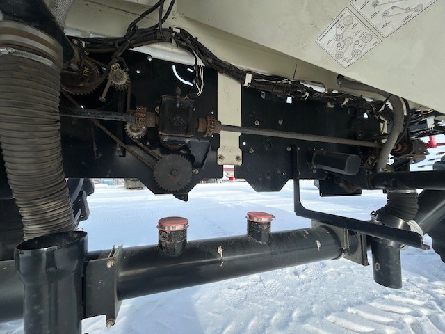 2011 Bourgault 5810 Air Drill