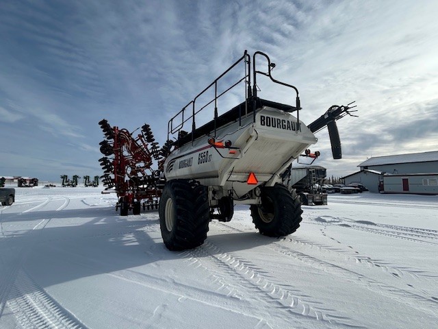 2011 Bourgault 5810 Air Drill