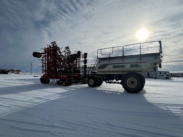 2011 Bourgault 5810 Air Drill