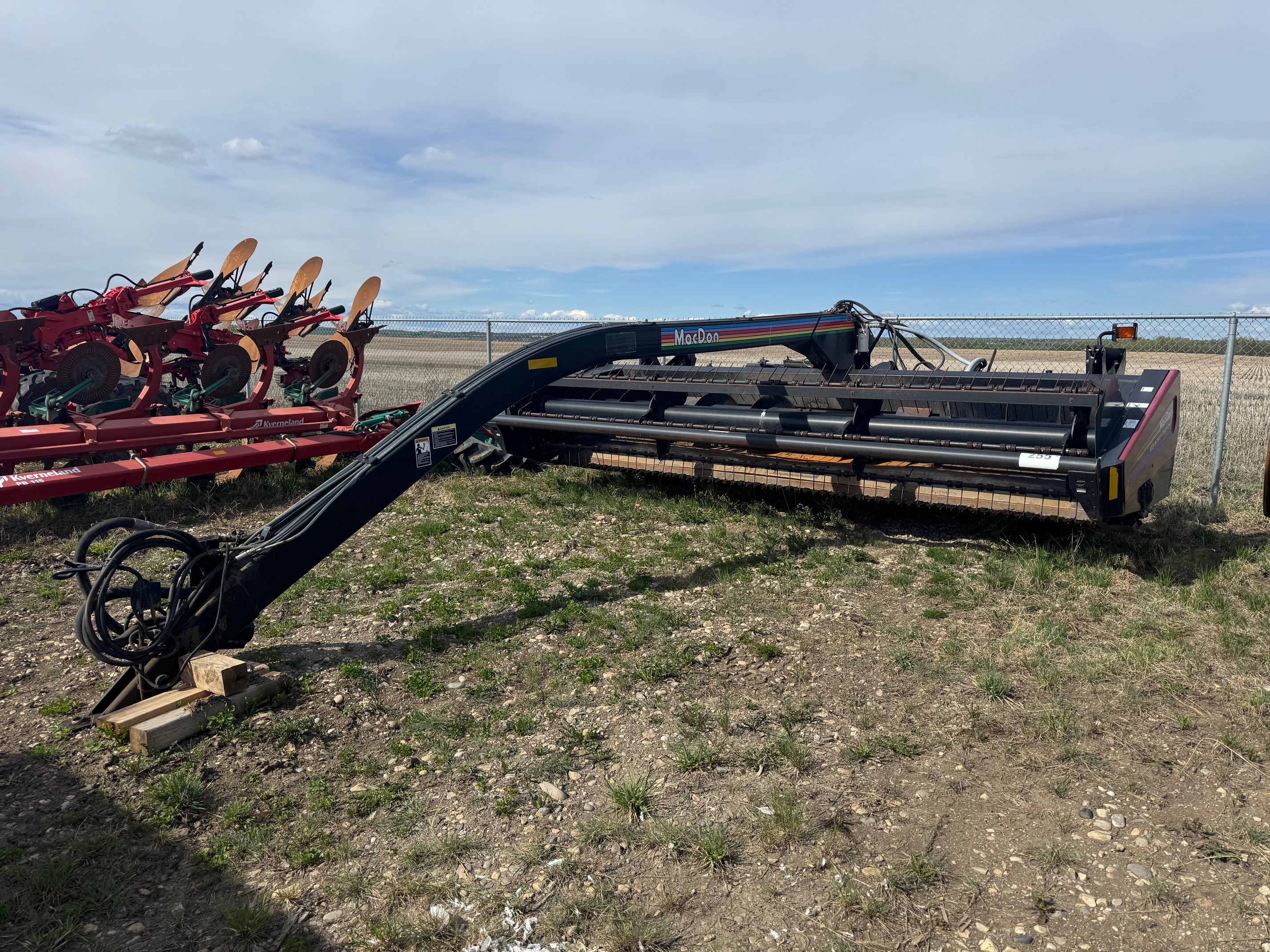 2006 MacDon 5020 Mower Conditioner