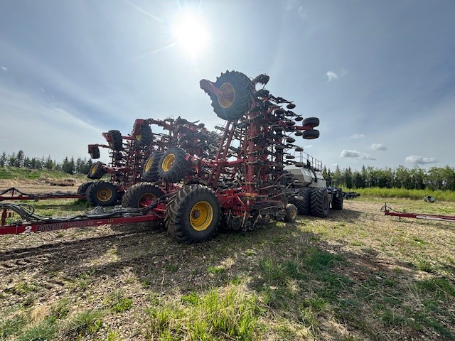 2022 Bourgault 3335 Air Drill