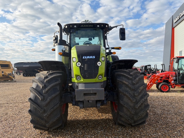 2023 CLAAS Axion 920 Tractor