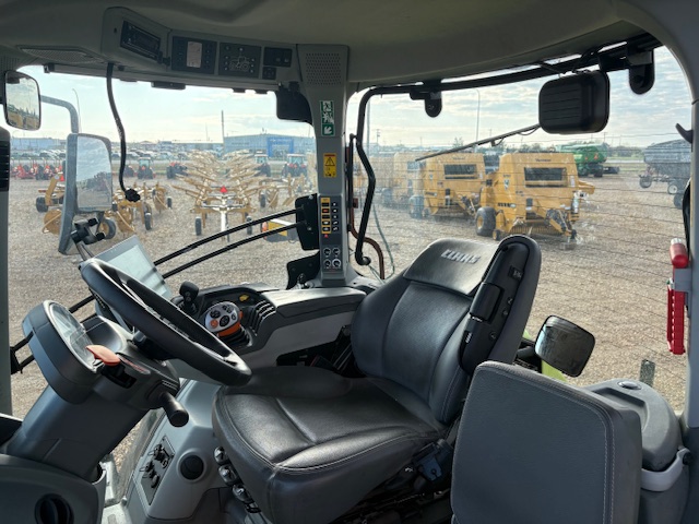 2023 CLAAS Axion 920 Tractor