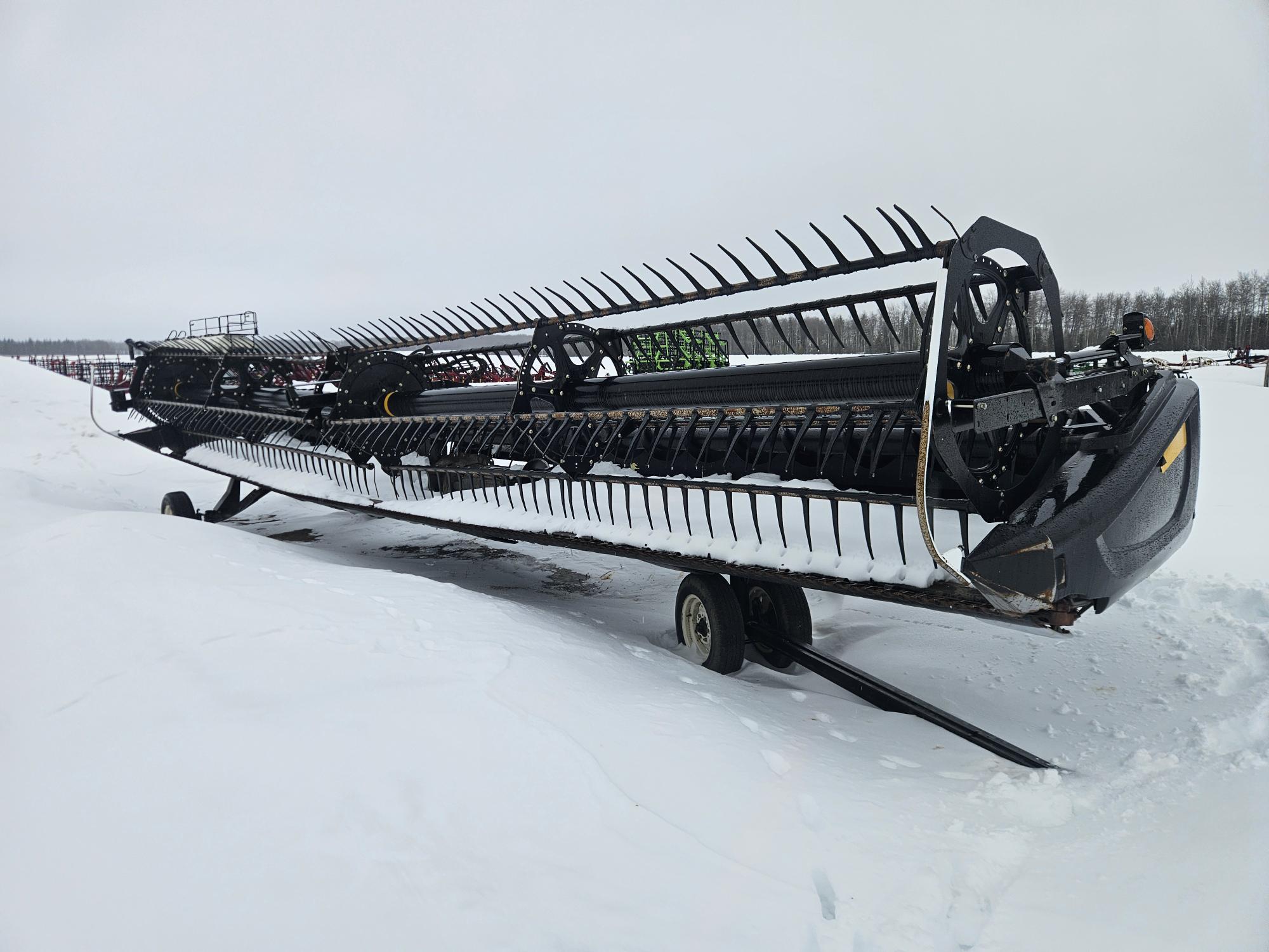 2017 MacDon FD75-35 Header Combine