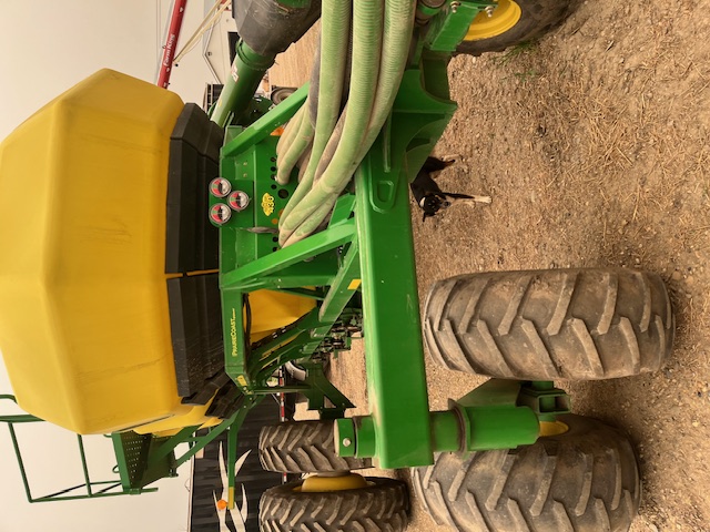 2012 John Deere 1870 Air Seeder