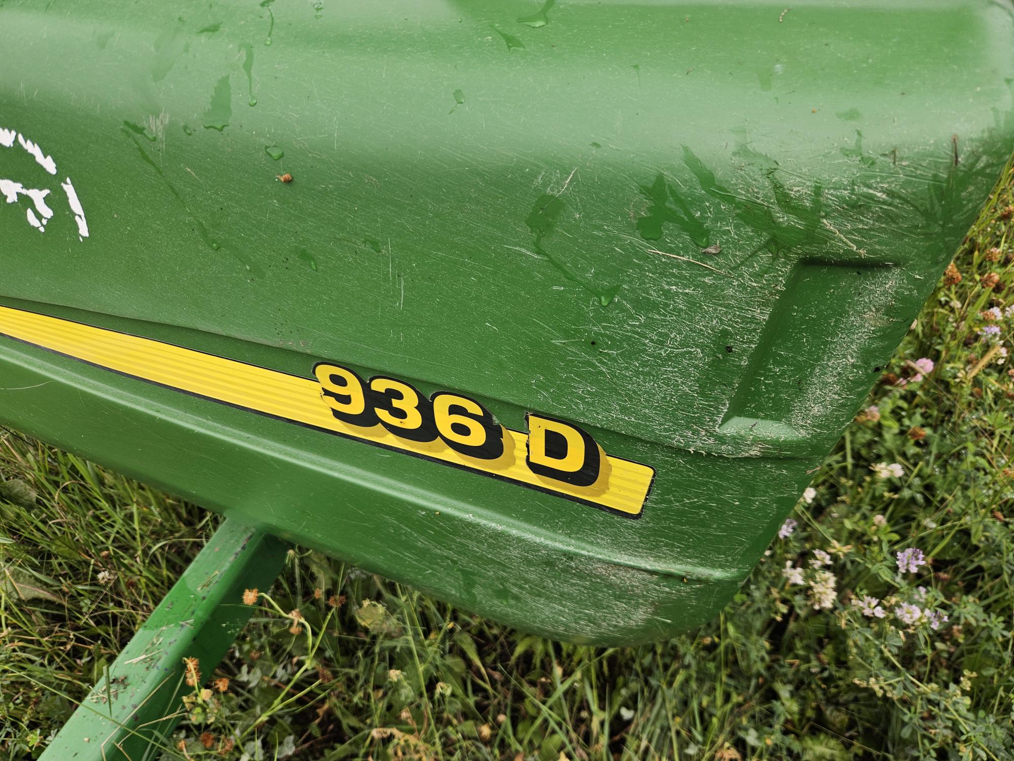 2009 John Deere 936D Header Combine