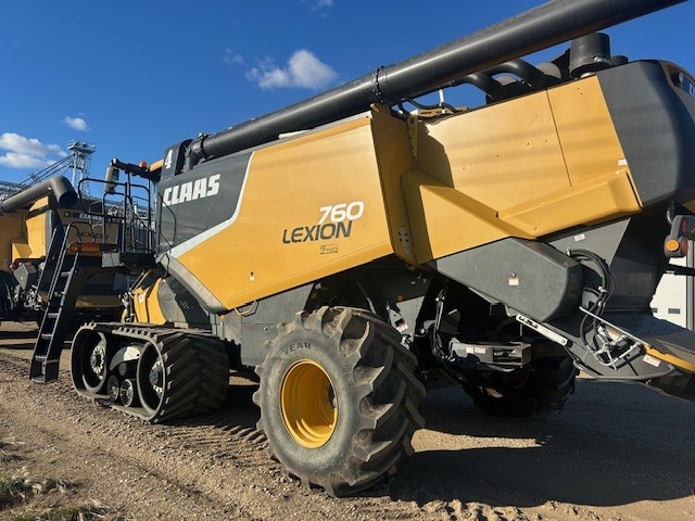 2011 CLAAS 760TT Combine