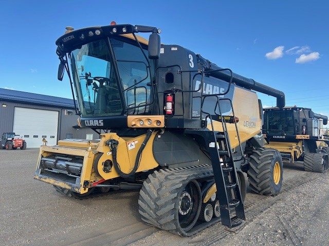 2011 CLAAS 760TT Combine