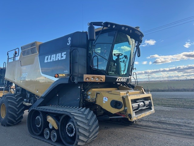2011 CLAAS 760TT Combine