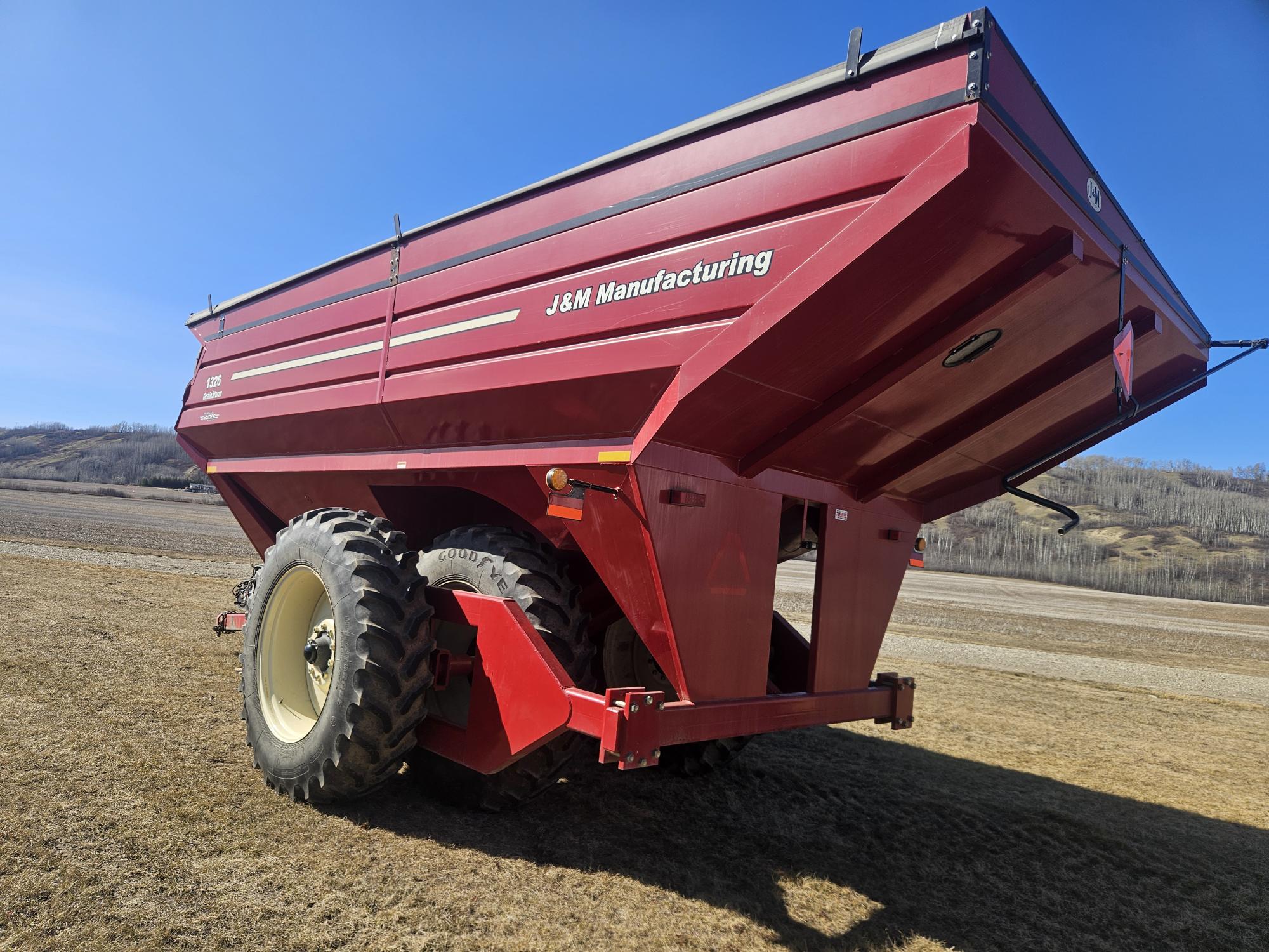 2011 J&M 1326 Grain Cart